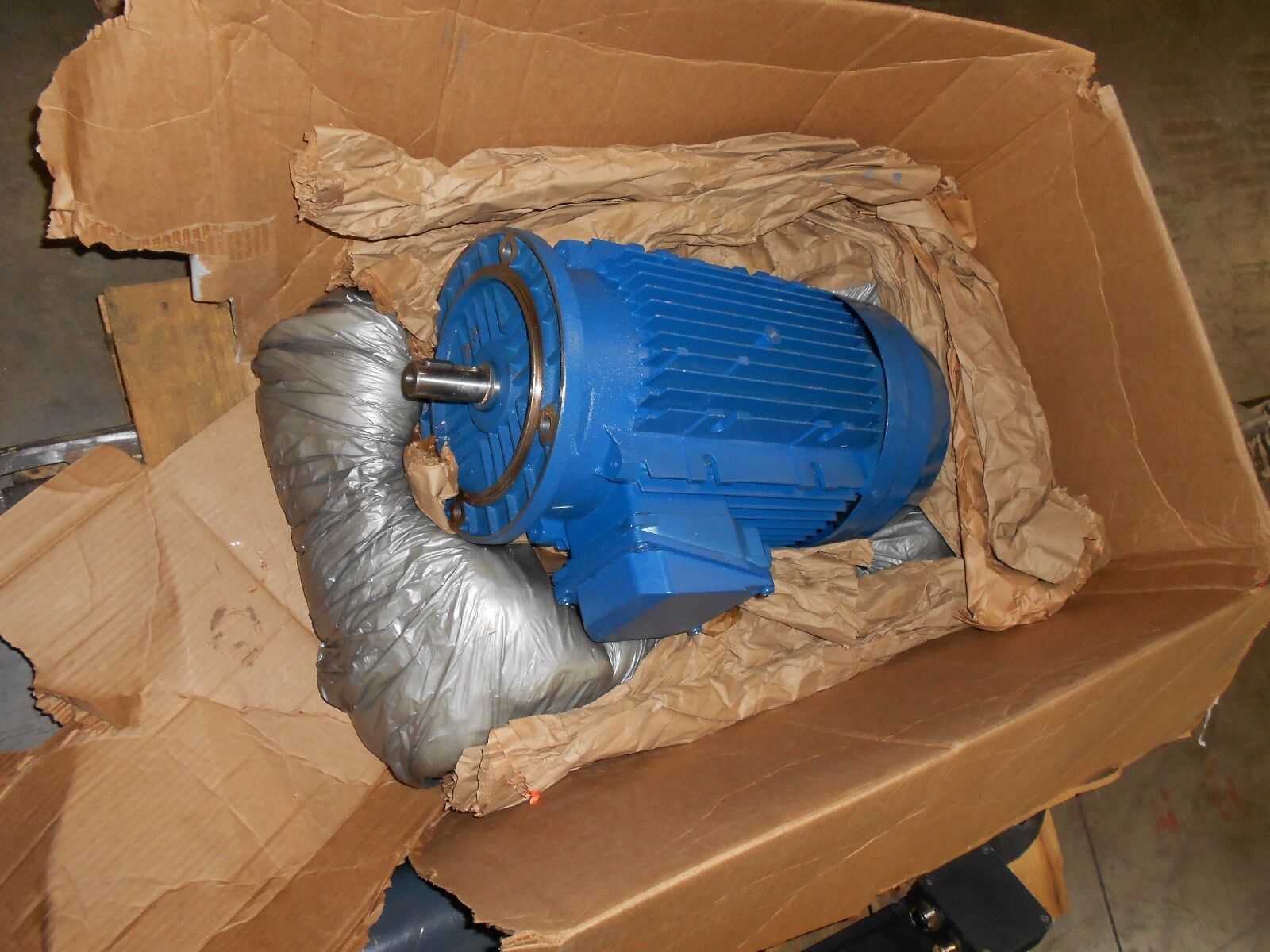 Rossi Electric Motor 13.2 KW 17 HP Face Mount Unused