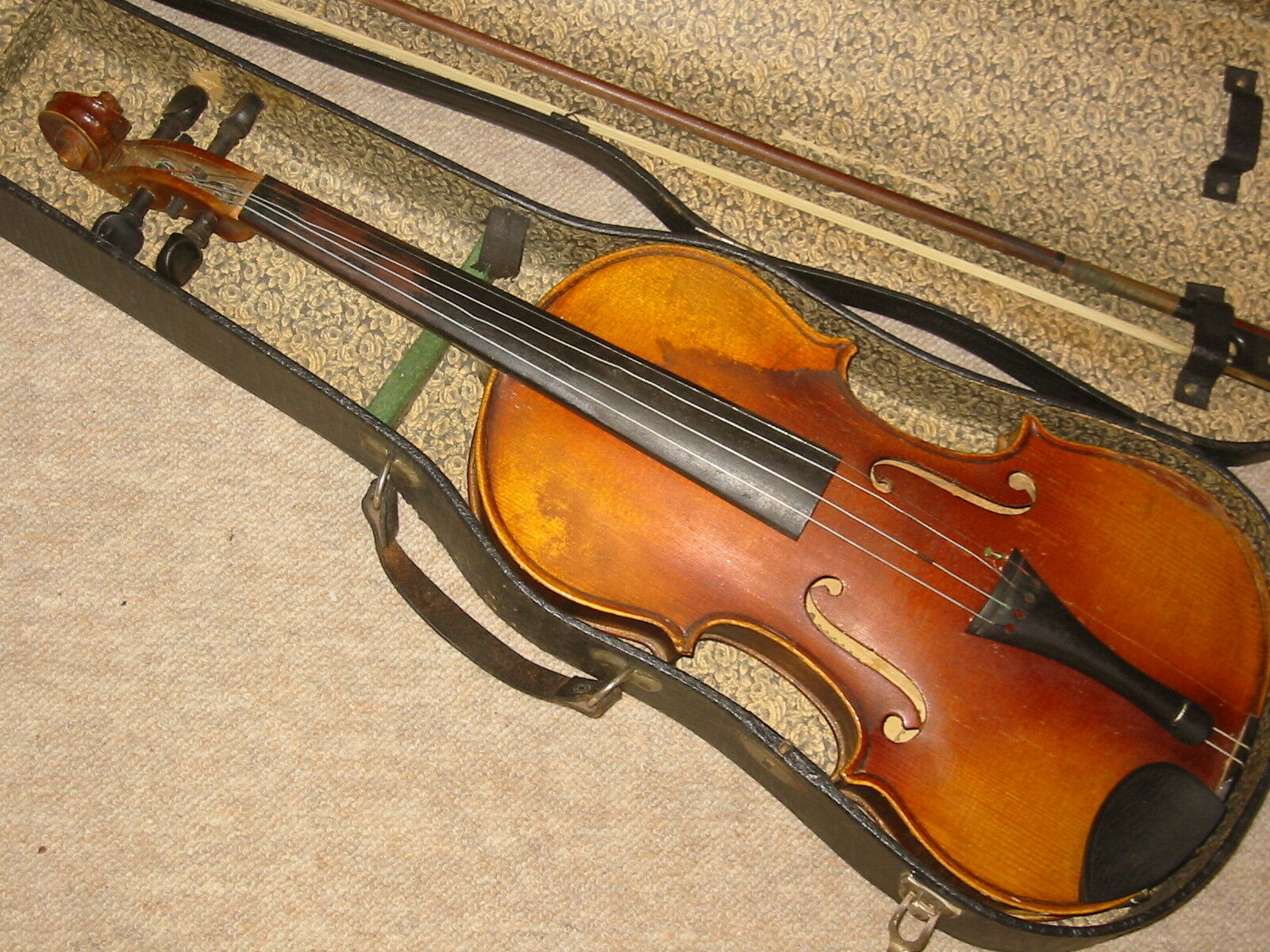 Nicely flamed old Violin NR \