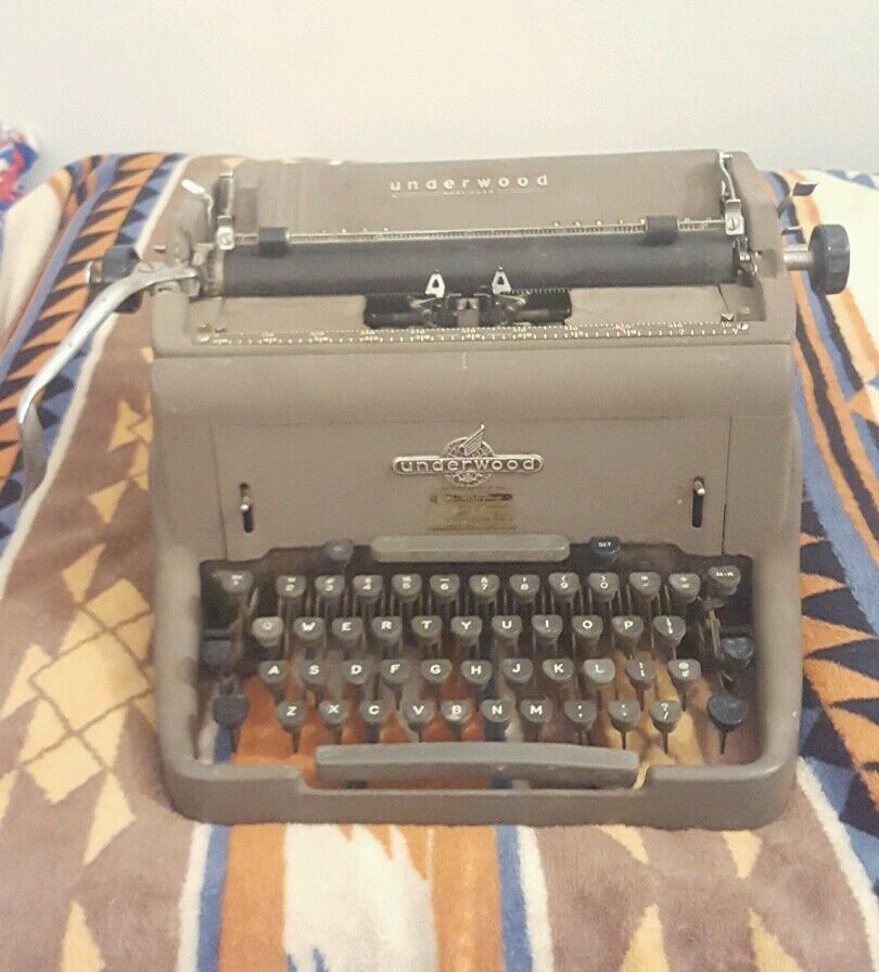 Antique Underwood Typewriter Cast Iron Army Green P29760 no. 11 ? Remington Rand