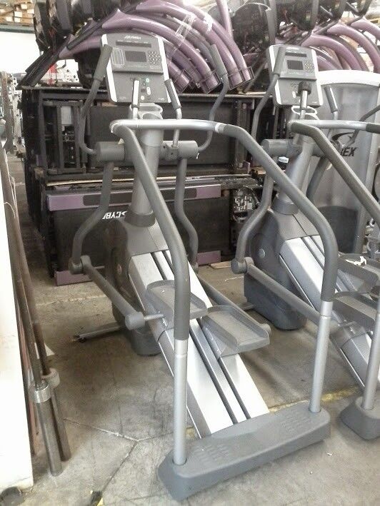 Used Life Fitness Summit Trainer Commercial Stepper Cardio Step Machine Programs