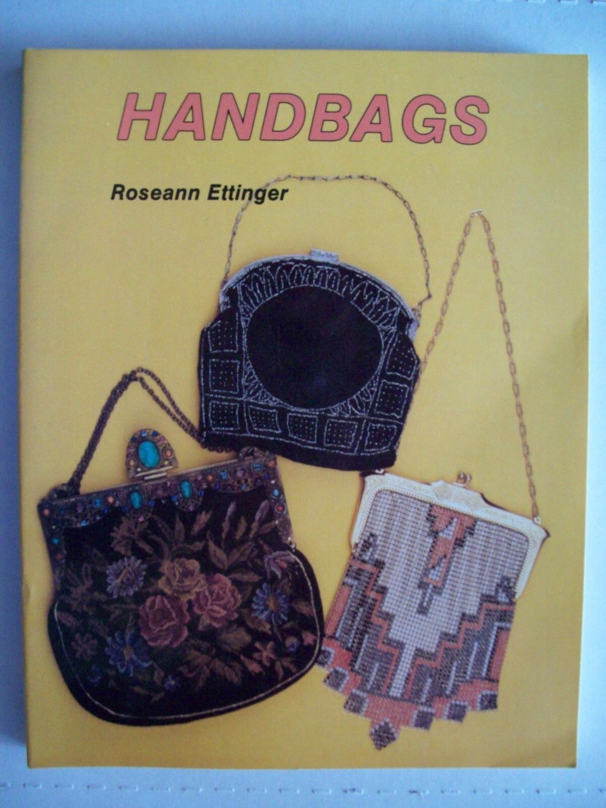 WOMEN\'S VINTAGE PURSE\'S $$ id PRICE GUIDE COLLECTOR\'S BOOK Mesh Beaded + more