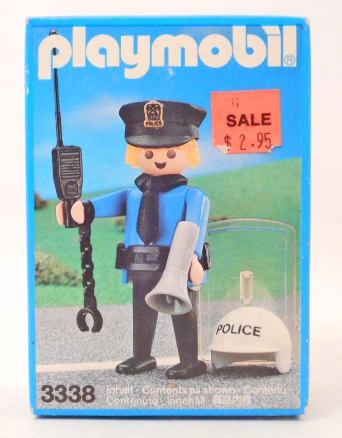 NEW IN BOX PLAYMOBIL POLICE OFFICER TOY FIGURE Lot 382