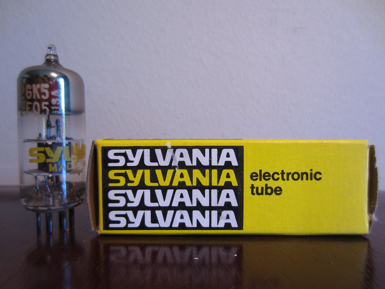 Sylvania 2GK5 2FQ5 Electronic Tube