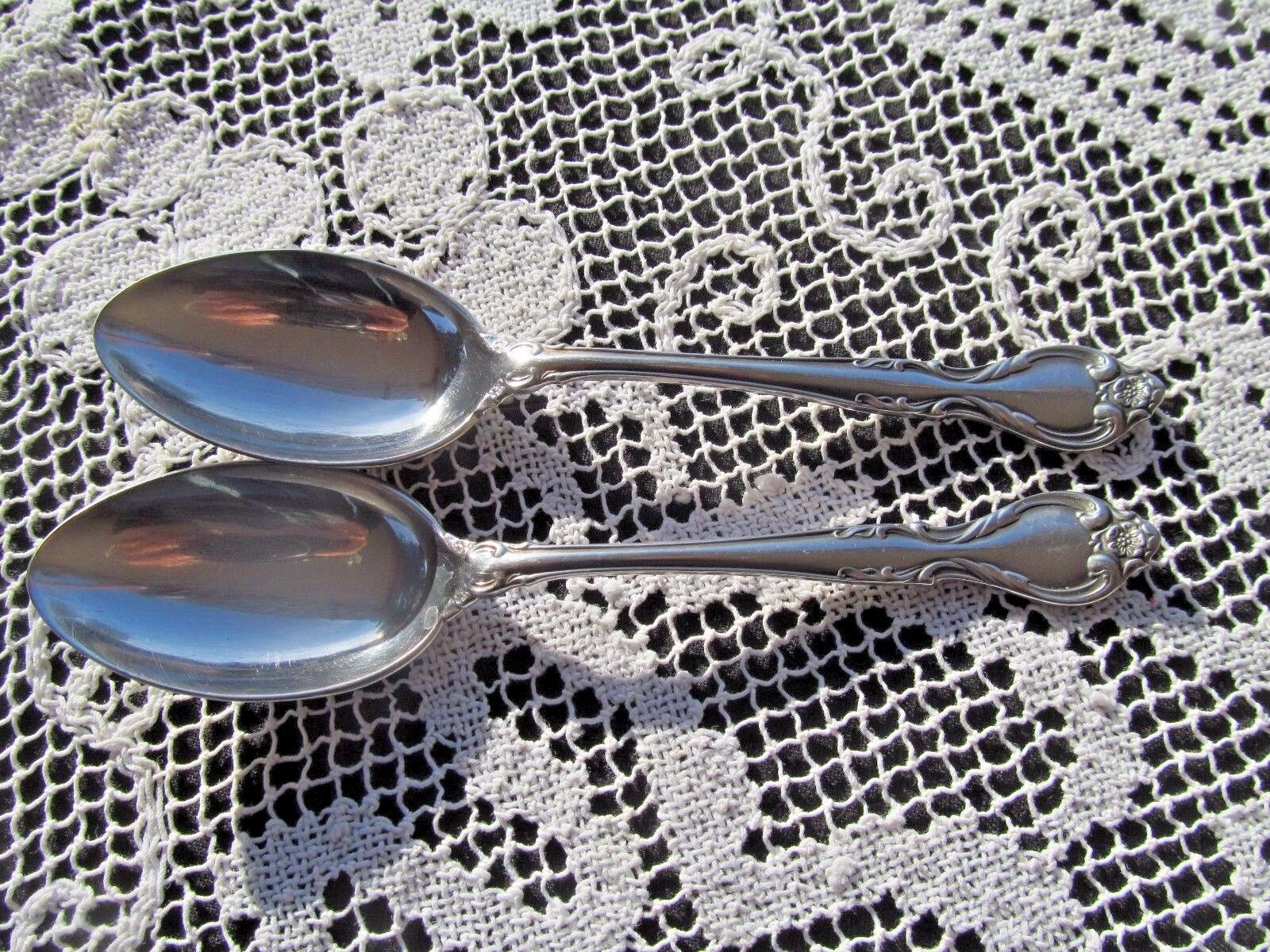 LYON IS QUEENS FANCY SATIN BLACK ACCENT STAINLESS 2 SOUP OR PLACE SPOONS 7\