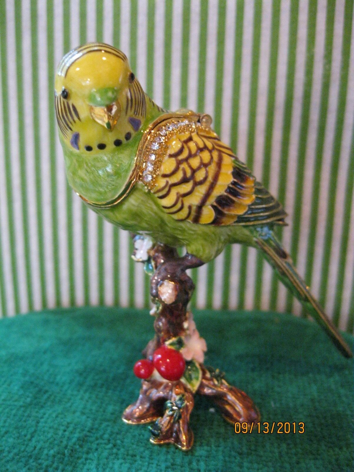 PARAKEET  ~ BEJEWELED TRINKET BOX  WITH AUSTRIAN CRYSTALS ~ #3702