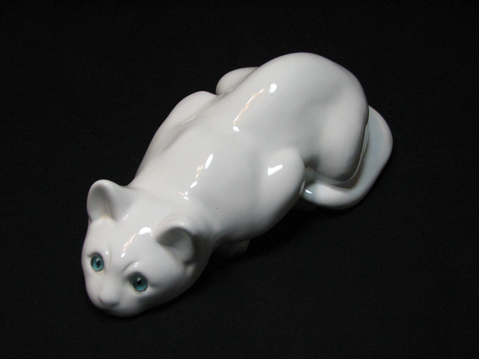 Large Ceramic White Cat Glass Eyes 14\