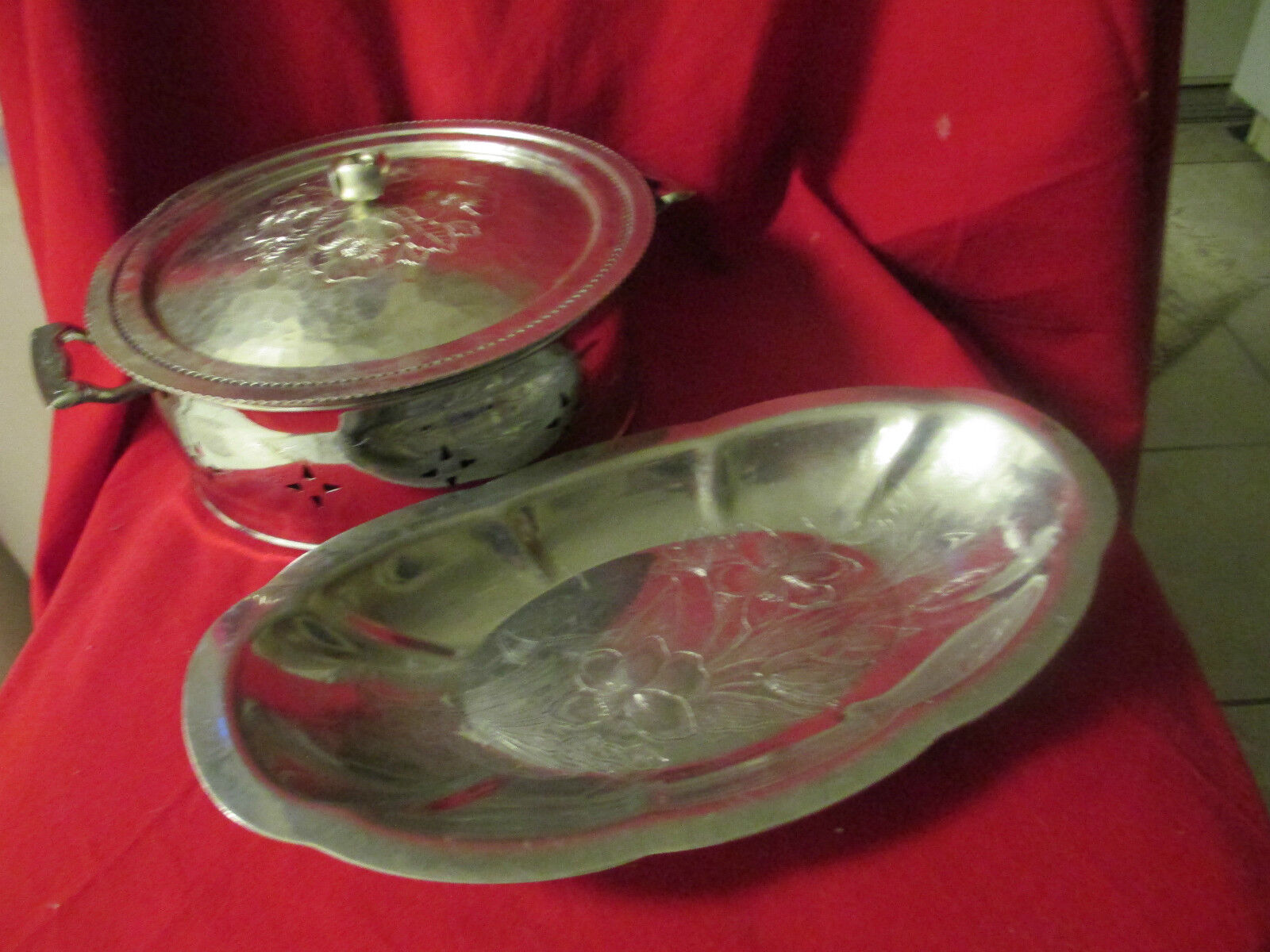 Vintage Three Piece Aluminum Serving Dish Bowl with Lid and Bread Tray Floral 