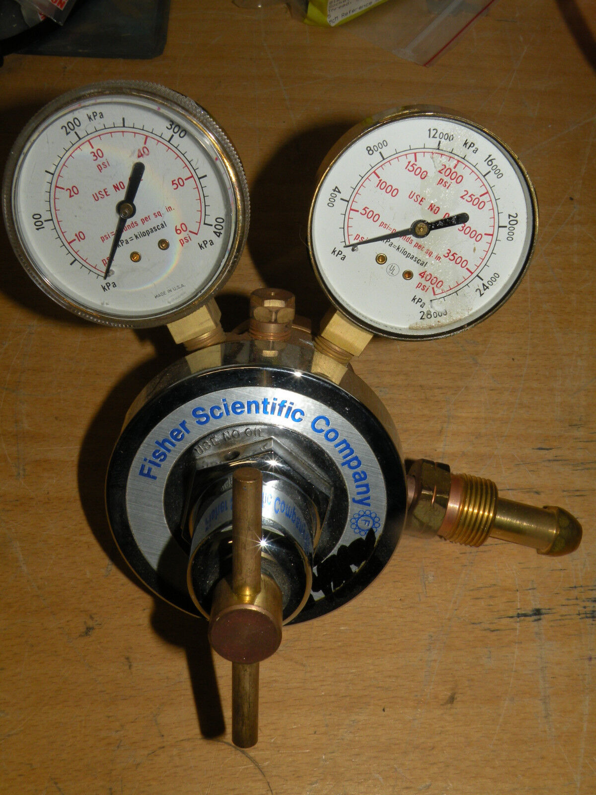 Fisher Scientific Company FS-50 Gas Regulator 4000 max psi in 60 max psi out