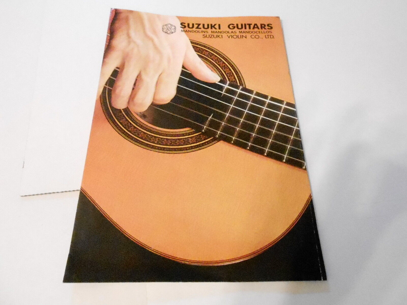 VINTAGE MUSICAL INSTRUMENT CATALOG #10103 -1970s SUZUKI GUITARS
