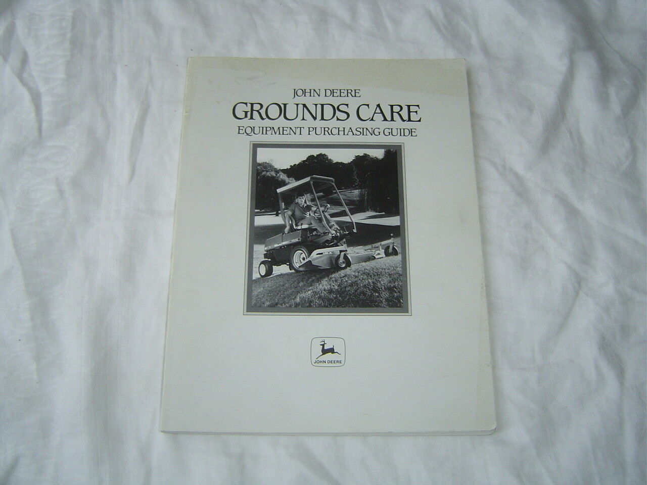 1988 John Deere golf grounds care equipment buyer\'s guide catalog lawn tractor 