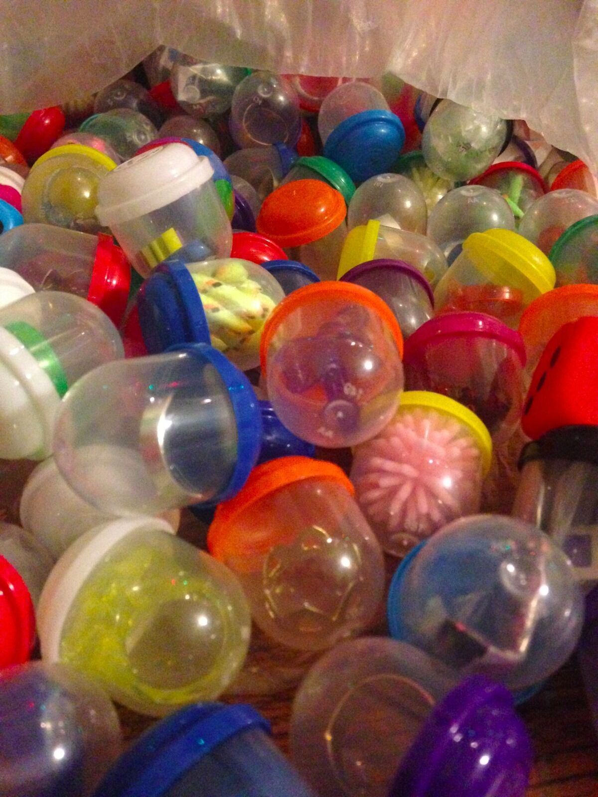 1 inch Vending Machine Capsules Toy Mix 100 pieces Birthday Grab Bags