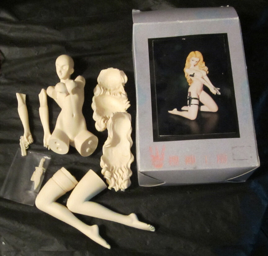 80\'s Nude resin Anime Spy girl import model kit - secret agent woman