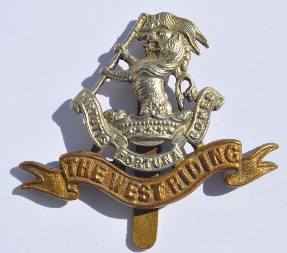 WWI or WWII UK Great Britain Duke of Wellington\'s Regiment Cap Badge WEST RIDING