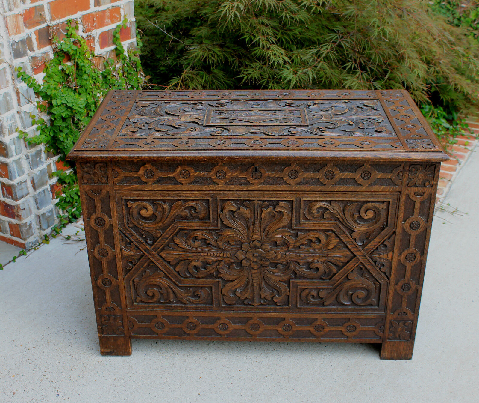 Antique BEAUTIFUL English Carved Oak Blanket Box Coffer Trunk Chest Coffee Table