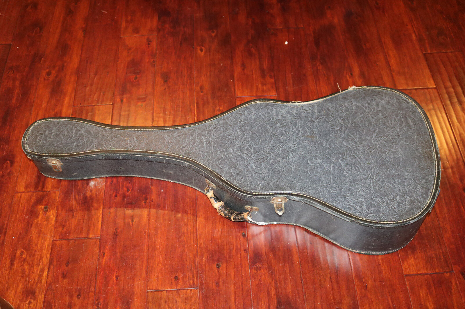 Very old vintage soft shell case for dreadnought