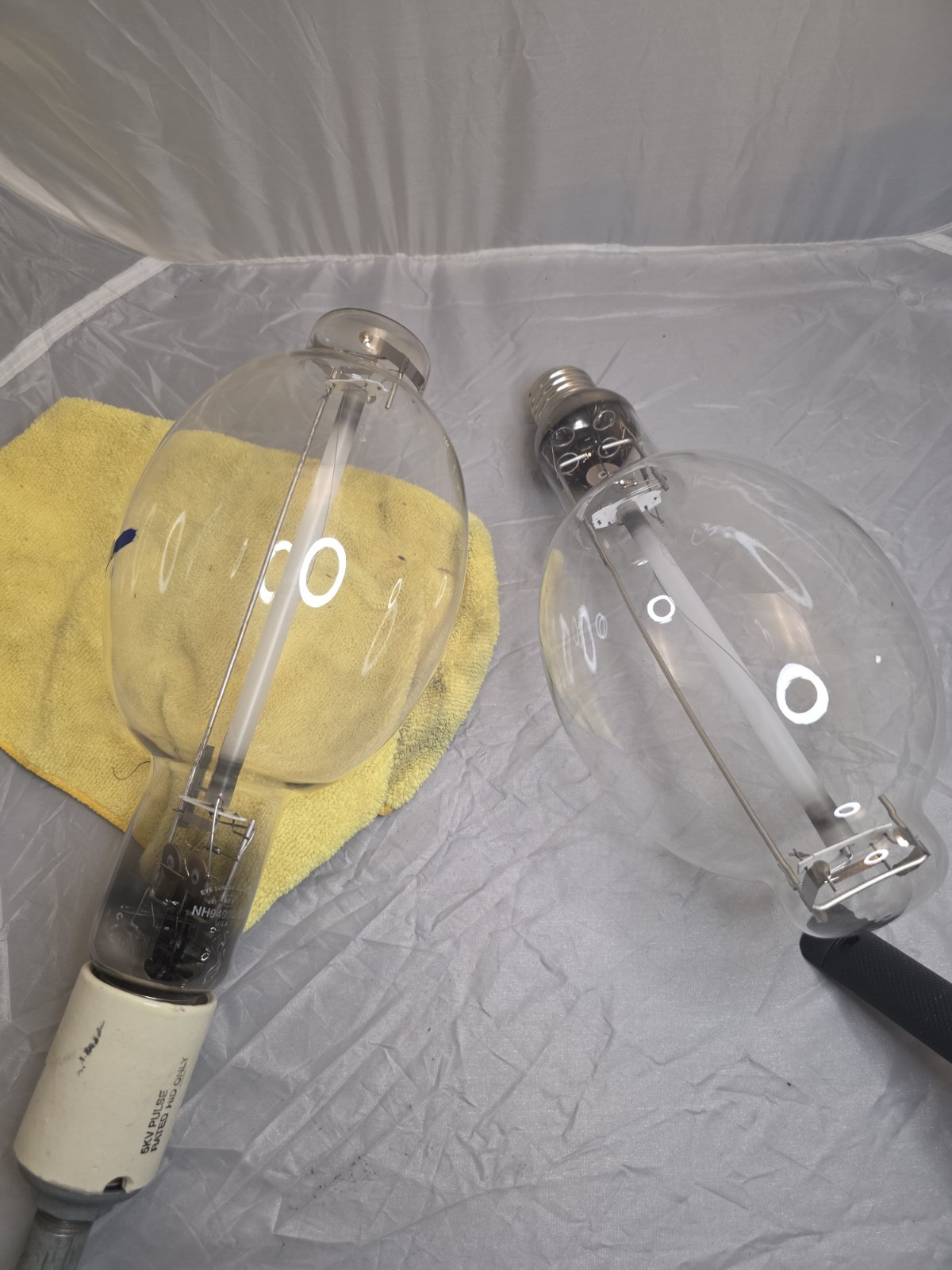 Lot of 2 Eye Hortilux Ultra Ace 940W HPS Conversion Grow Bulbs NH940HTL Untested Lot of 2 Eye Hortilux Ultra Ace 940W HPS Conversion Grow Bulbs NH940HTL Untested