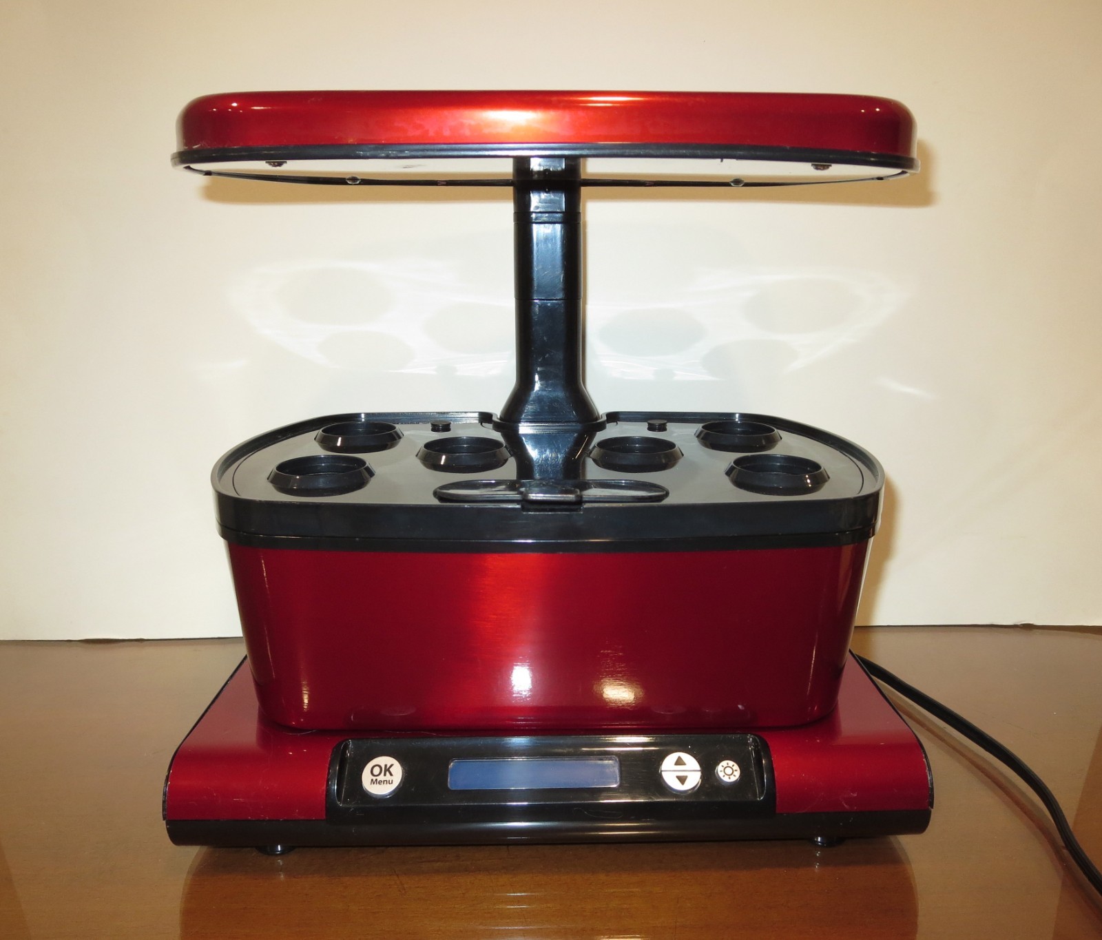 AeroGarden Harvest Elite Model 100647 RED - Working, with Parts and Instructions AeroGarden Harvest Elite Model 100647 RED - Working, with Parts and Instructions