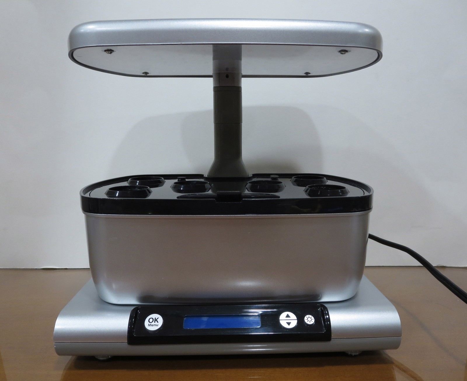 AeroGarden Harvest Model 100641 SILVER - Working, with Parts and Instructions AeroGarden Harvest Model 100641 SILVER - Working, with Parts and Instructions