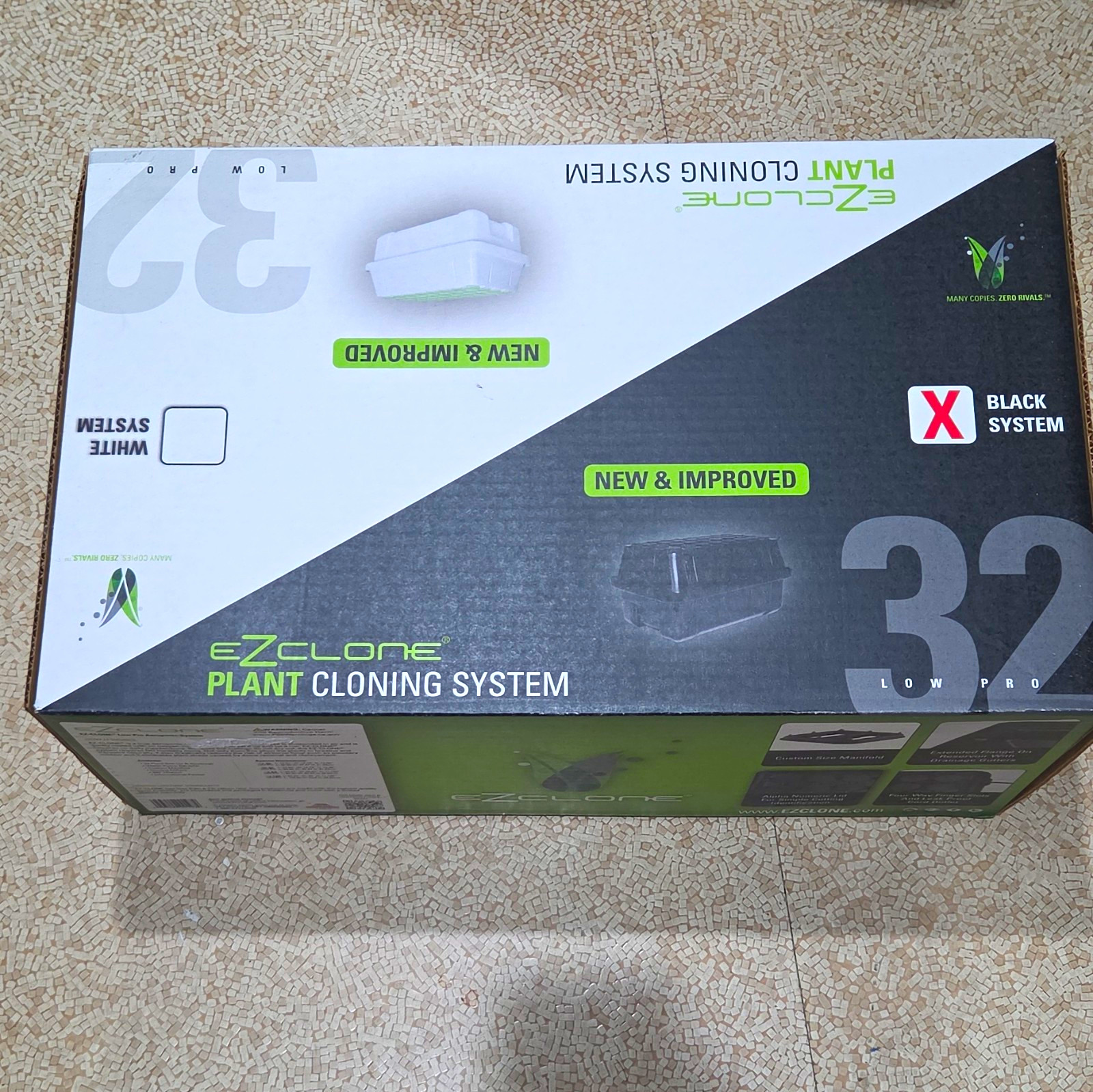 EZ-CLONE Low Pro 32-Site Cloning Machine, 450 GPH Pump, 360° Misters, Black EZ-CLONE Low Pro 32-Site Cloning Machine, 450 GPH Pump, 360° Misters, Black